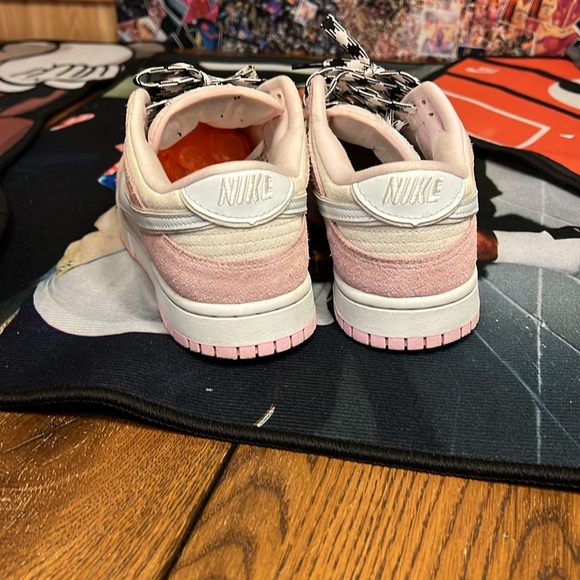 Nike Pink Foam Dunks - Picture 4 of 6
